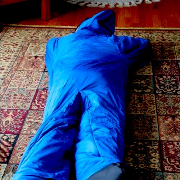 Great condition, gently used walking sleeping bag! - Picture 2 of 2